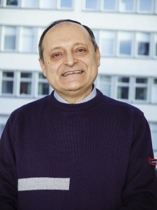 Franco Lorenzo Ålder: 54 år. Bor: Hässelby gård utanför Stockholm. Yrke: Administratör och program­ledare på Radio Samhall. Familj: Sambo, två barn och ett bonusbarn. Intressen: Datorer och faktaböcker.