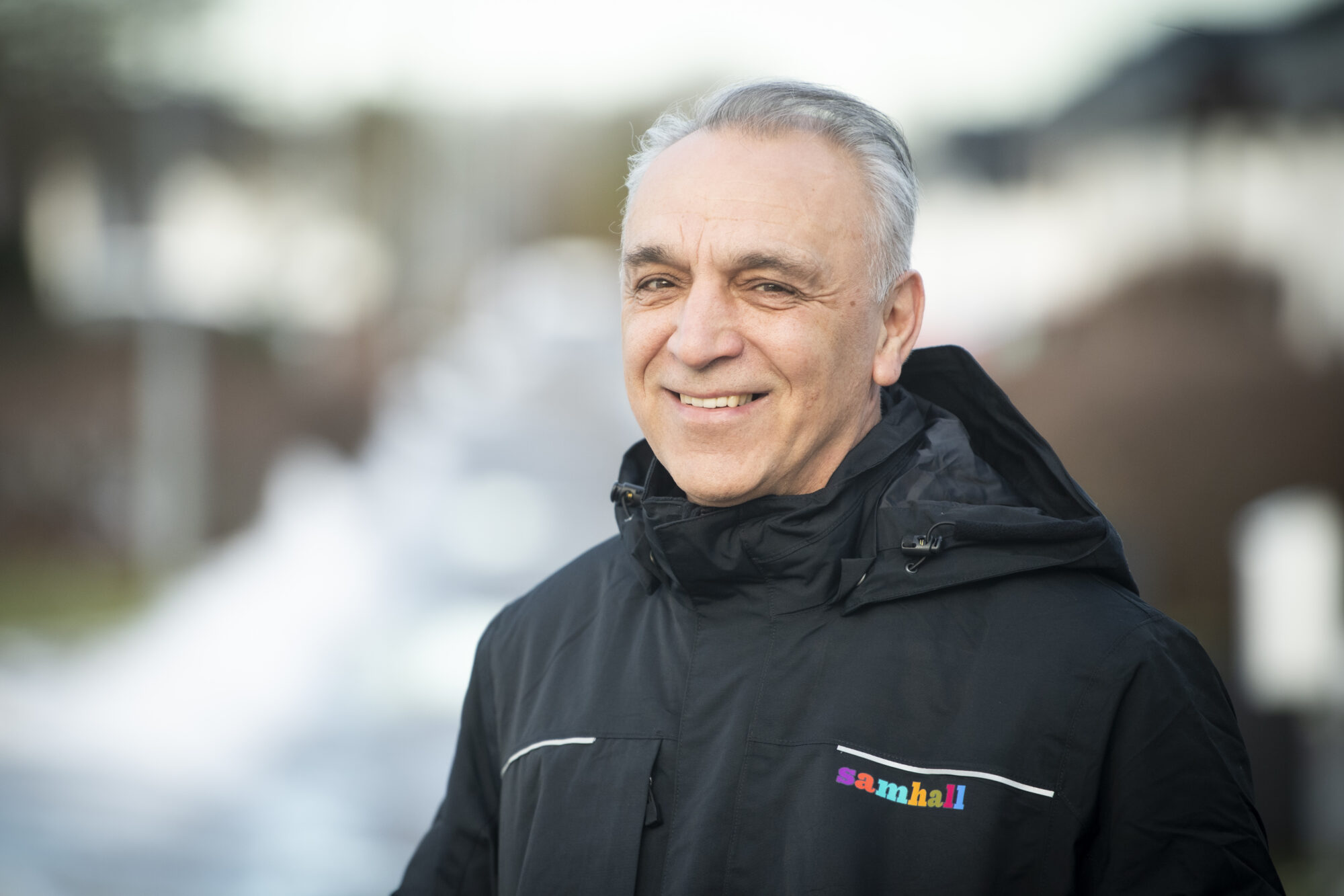 Ado Sadzak, gruppchef på Samhall. Bär svart jacka.